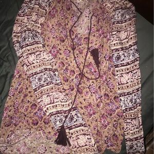 Reposting, billabong tunic shirt. Big sleeves. Seemed a tad bigger than a small